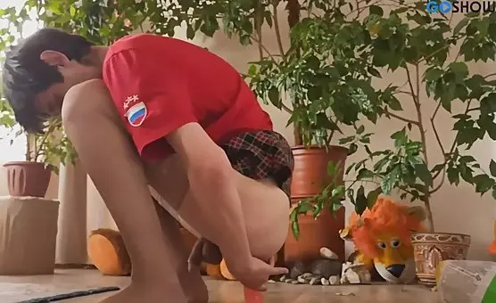 漫画两个男人两个男人互吃鸡巴男男 - Naughty Crossdresser in Tan Tights Pleasures Dildo